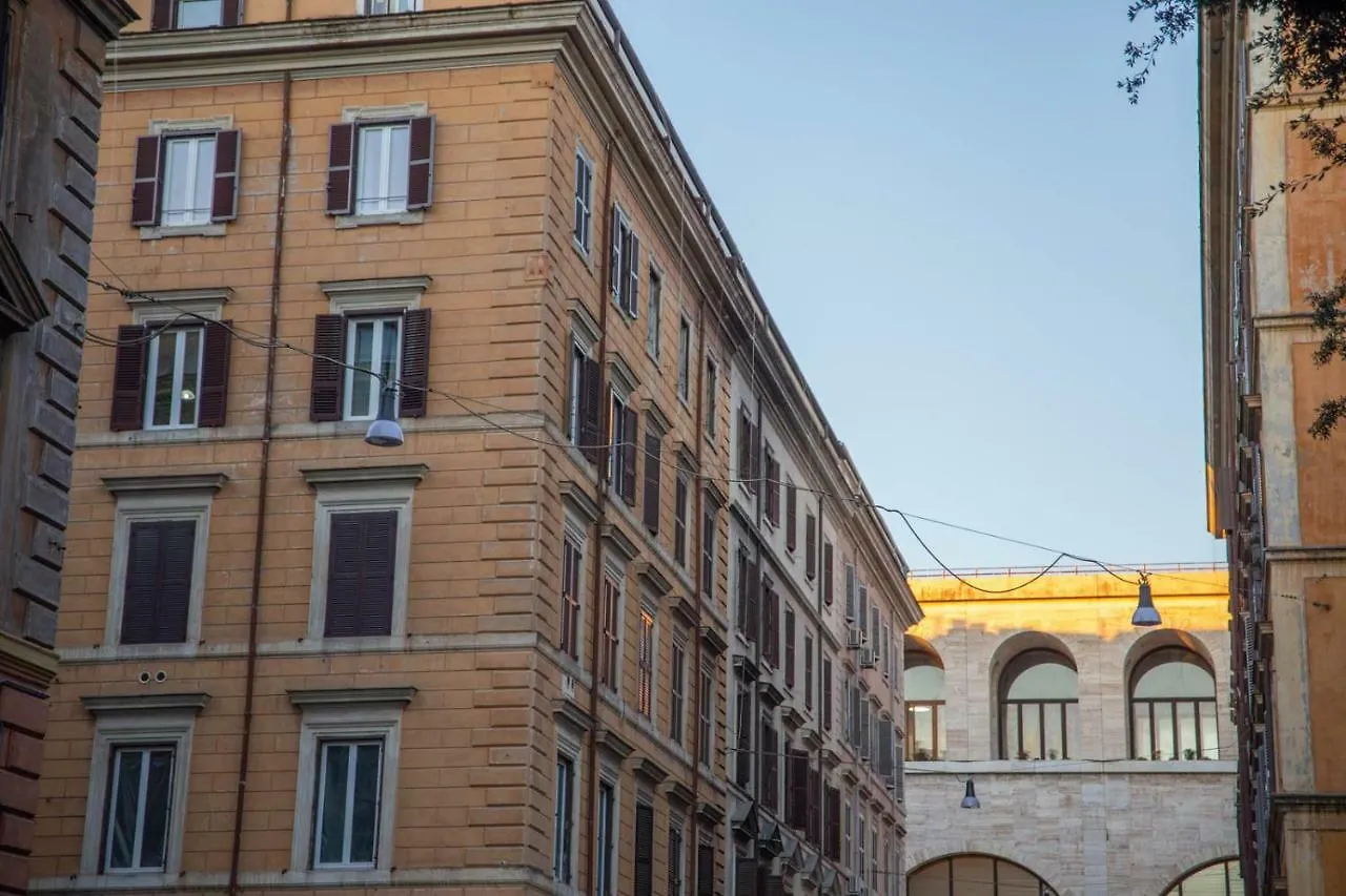 Sunny Home Rome Apartment